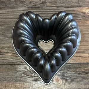Nordic Ware 10 Cup Heart Bundt Pan